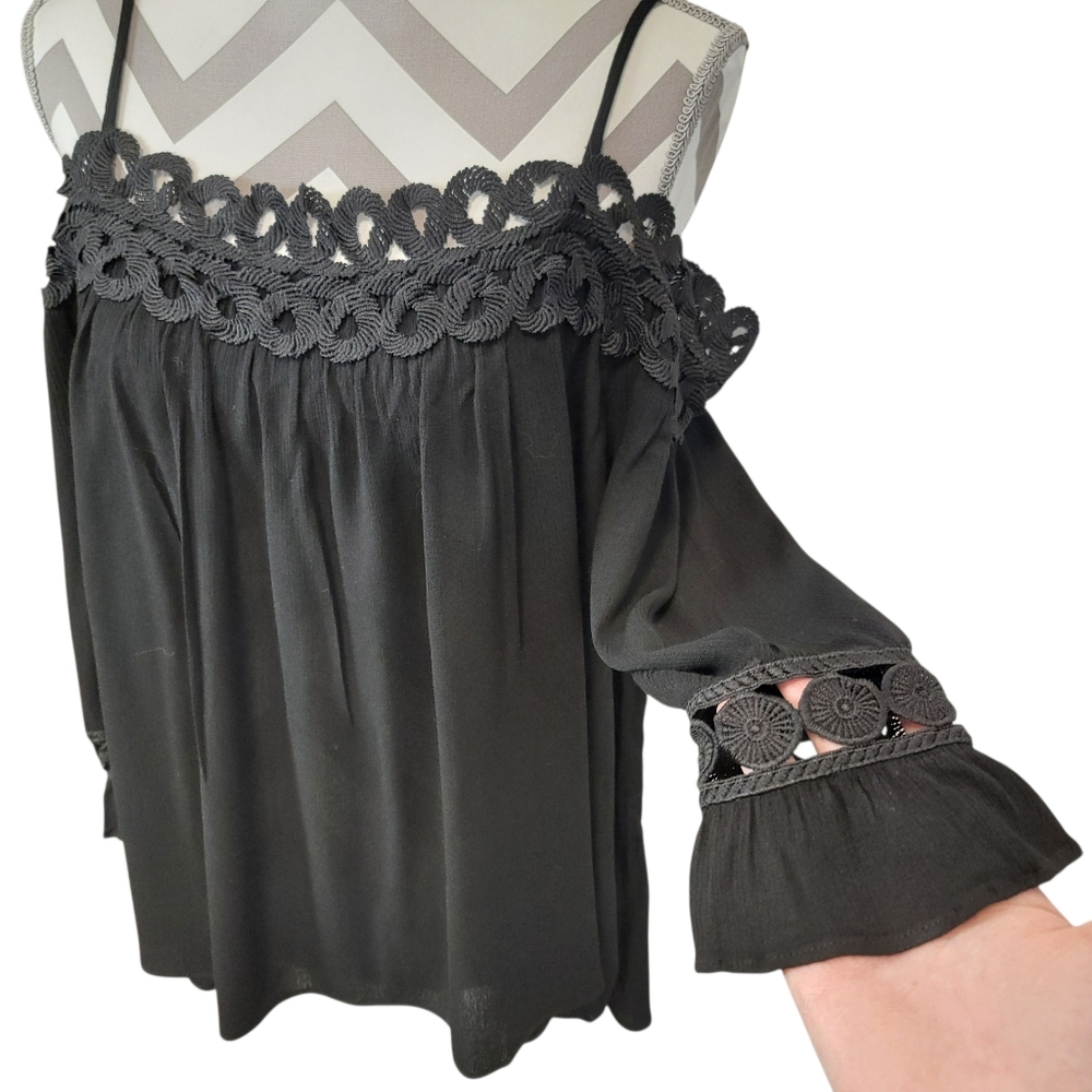 Avenu Off the Shoulder Sz M Black Embroidery Lace Top Blouse Whimsigoth Gothic